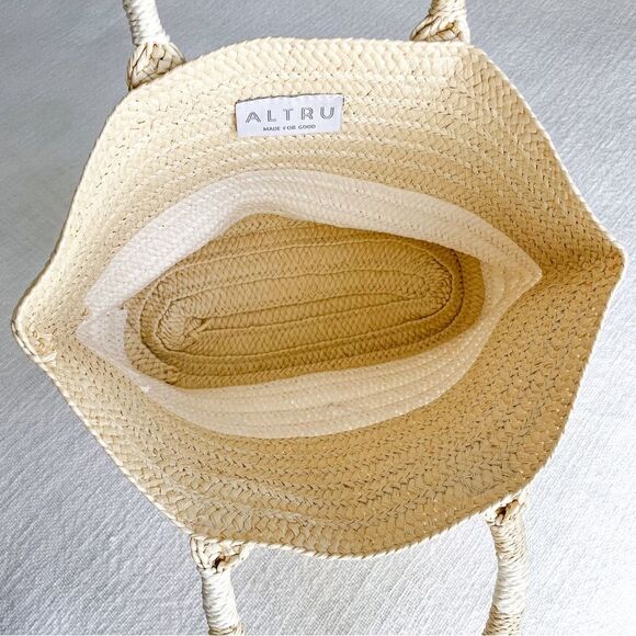 Altru woven straw tote. - Picture 7 of 10